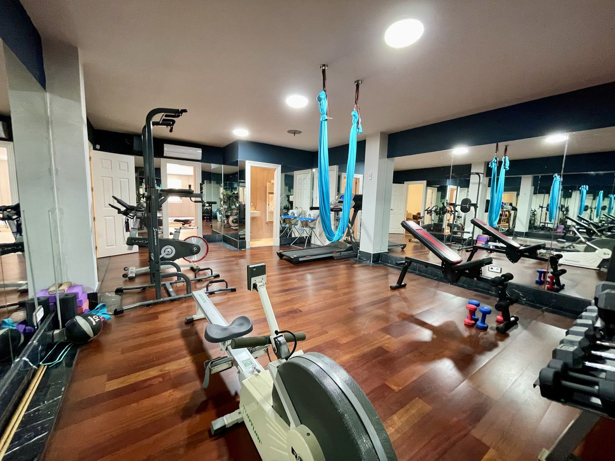 6 Bed Townhouse for sale in Alicante Costa Blanca, Alicante, Spain