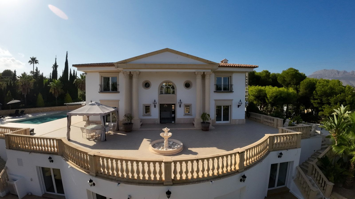 6 Bed Townhouse for sale in Alicante Costa Blanca, Alicante, Spain