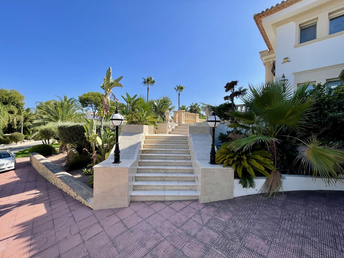 6 Bed Townhouse for sale in Alicante Costa Blanca, Alicante, Spain