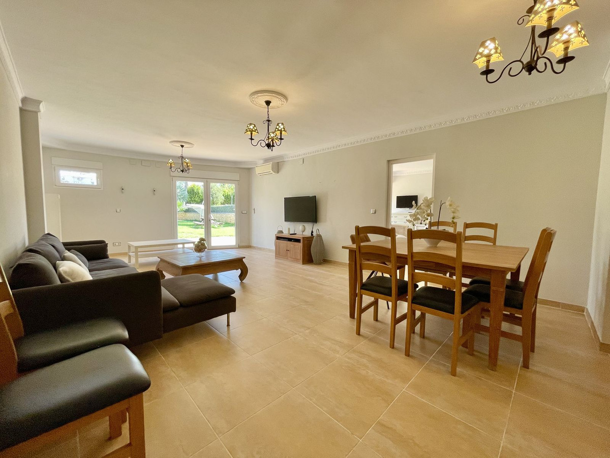 6 Bed Townhouse for sale in Alicante Costa Blanca, Alicante, Spain