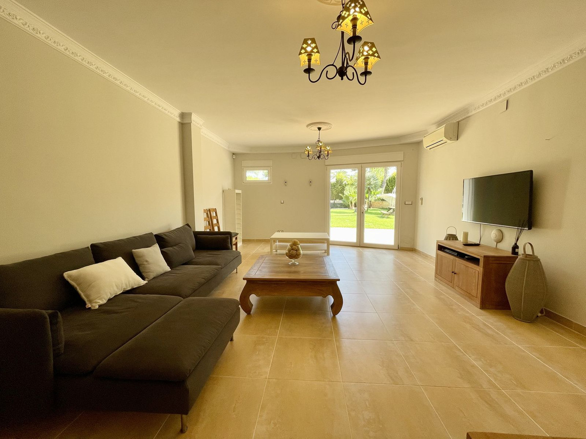 6 Bed Townhouse for sale in Alicante Costa Blanca, Alicante, Spain
