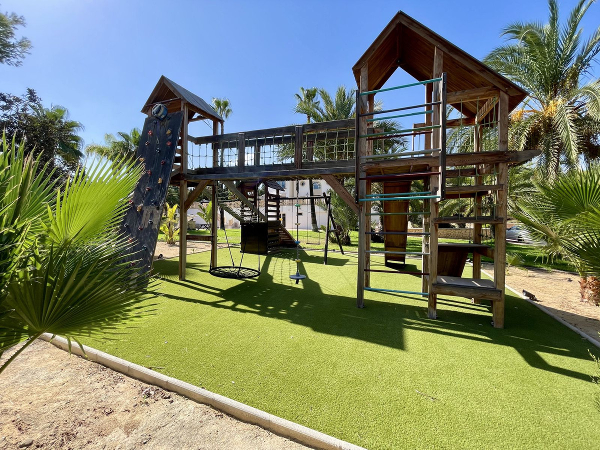 6 Bed Townhouse for sale in Alicante Costa Blanca, Alicante, Spain