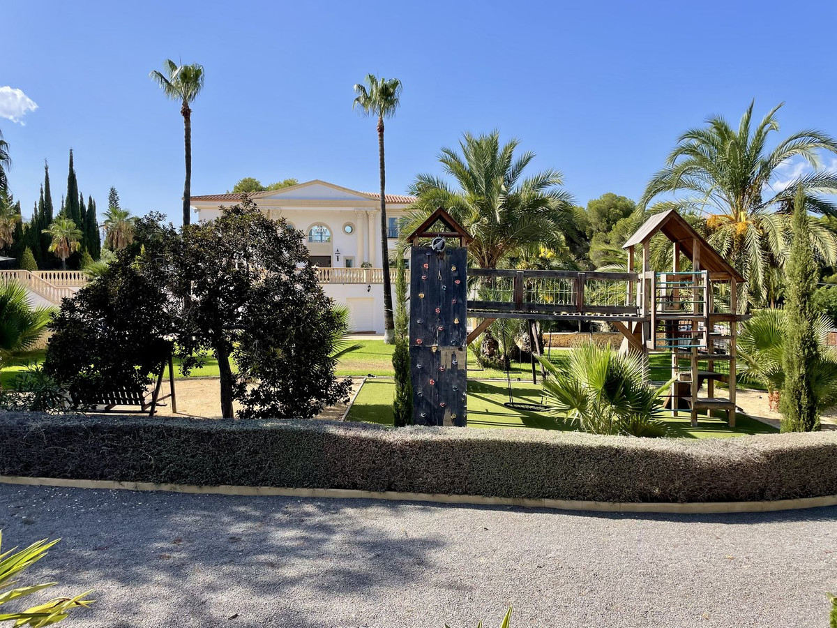 6 Bed Townhouse for sale in Alicante Costa Blanca, Alicante, Spain