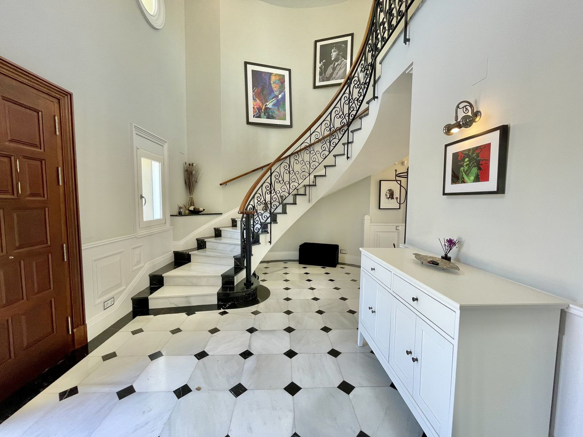 6 Bed Townhouse for sale in Alicante Costa Blanca, Alicante, Spain