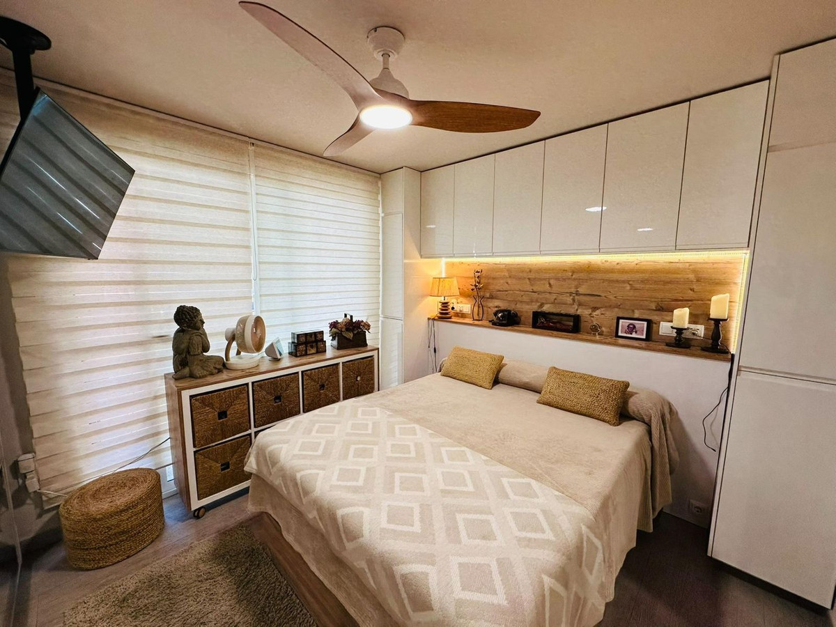 Se vende Apartamento Planta Media de 3 dormitorios en Costa Del Sol, Málaga, España