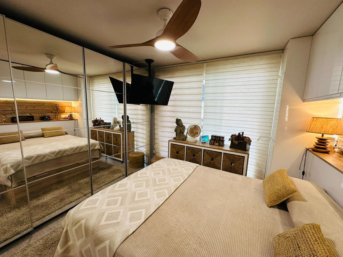 Se vende Apartamento Planta Media de 3 dormitorios en Costa Del Sol, Málaga, España