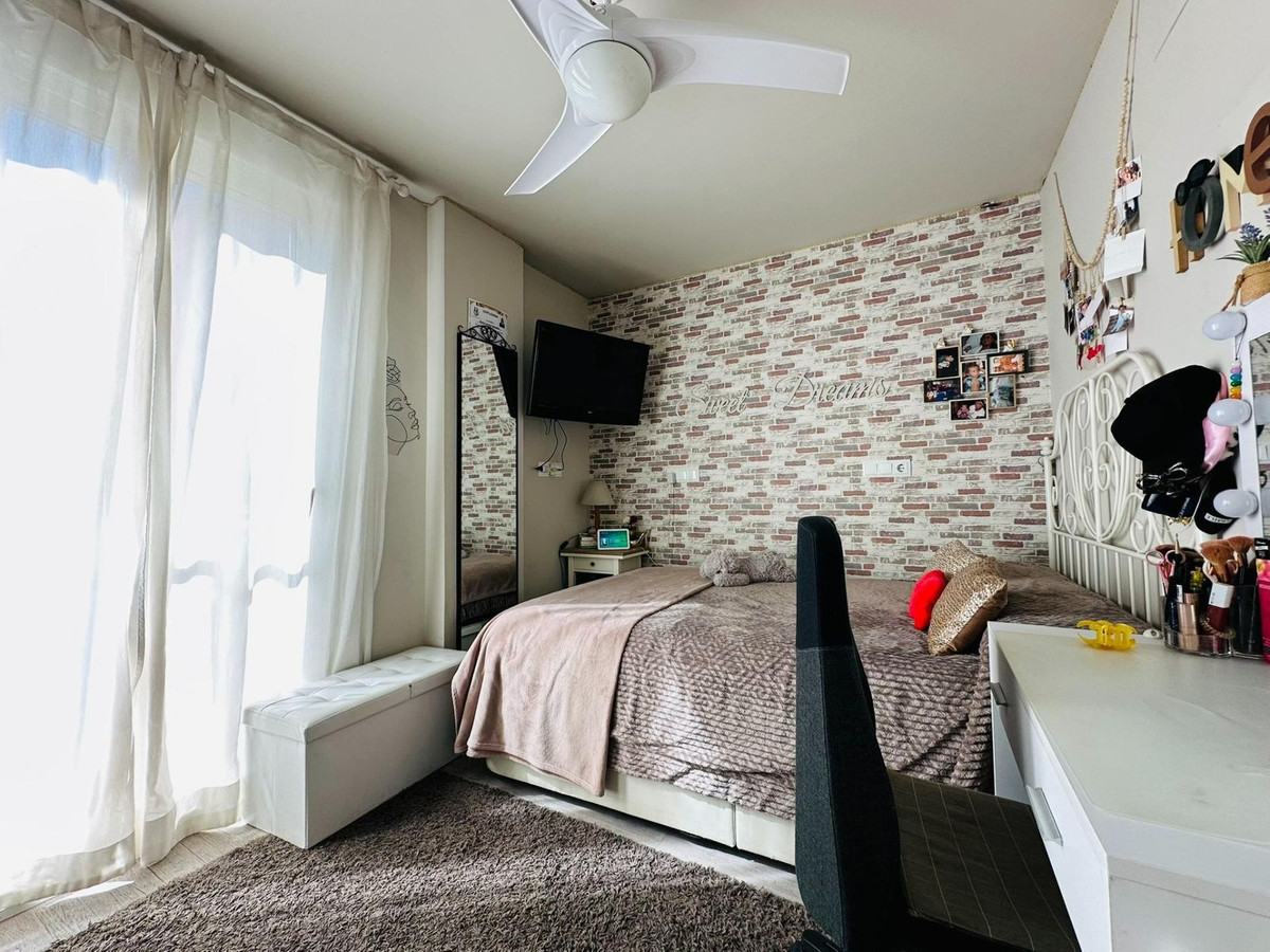 Se vende Apartamento Planta Media de 3 dormitorios en Costa Del Sol, Málaga, España