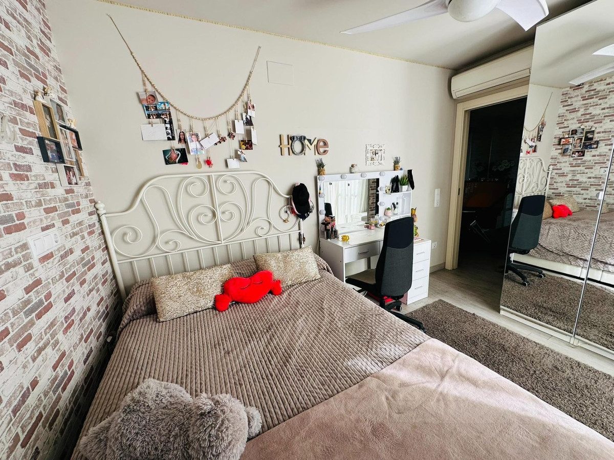 Se vende Apartamento Planta Media de 3 dormitorios en Costa Del Sol, Málaga, España