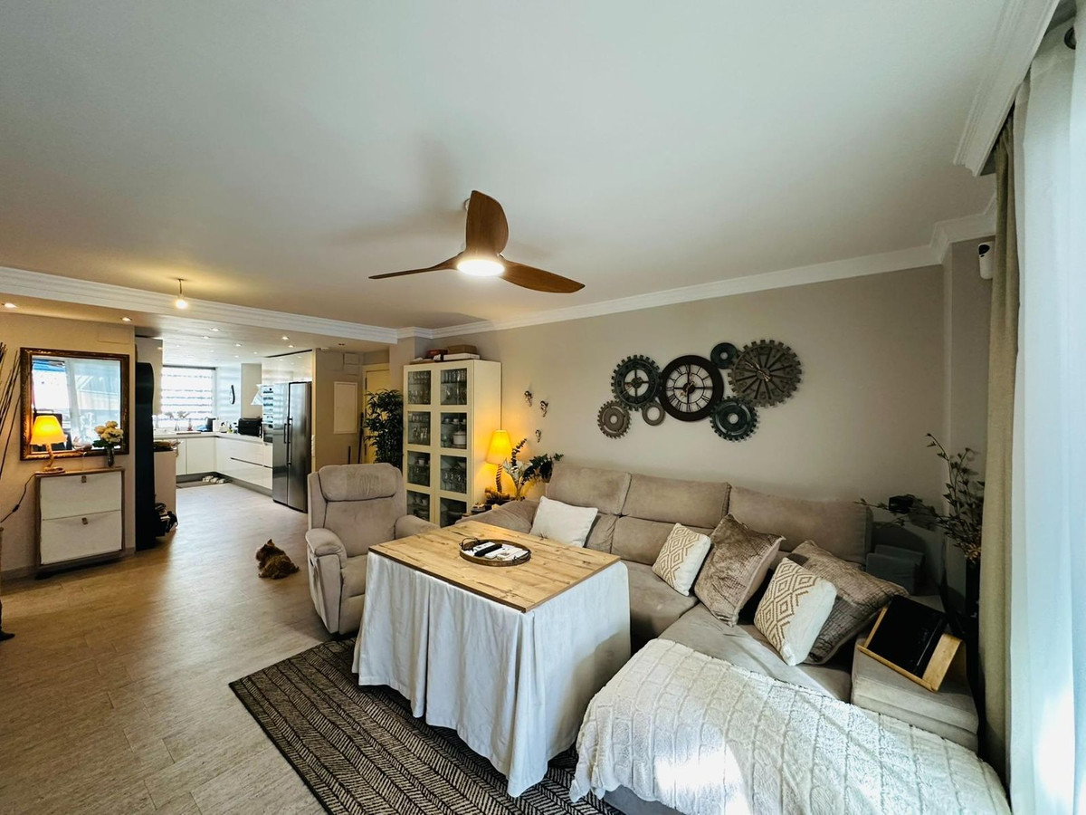 Se vende Apartamento Planta Media de 3 dormitorios en Costa Del Sol, Málaga, España