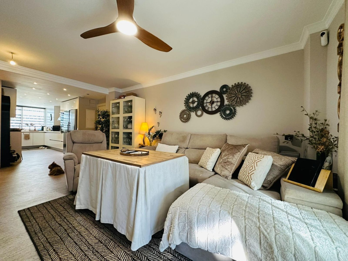 Se vende Apartamento Planta Media de 3 dormitorios en Costa Del Sol, Málaga, España