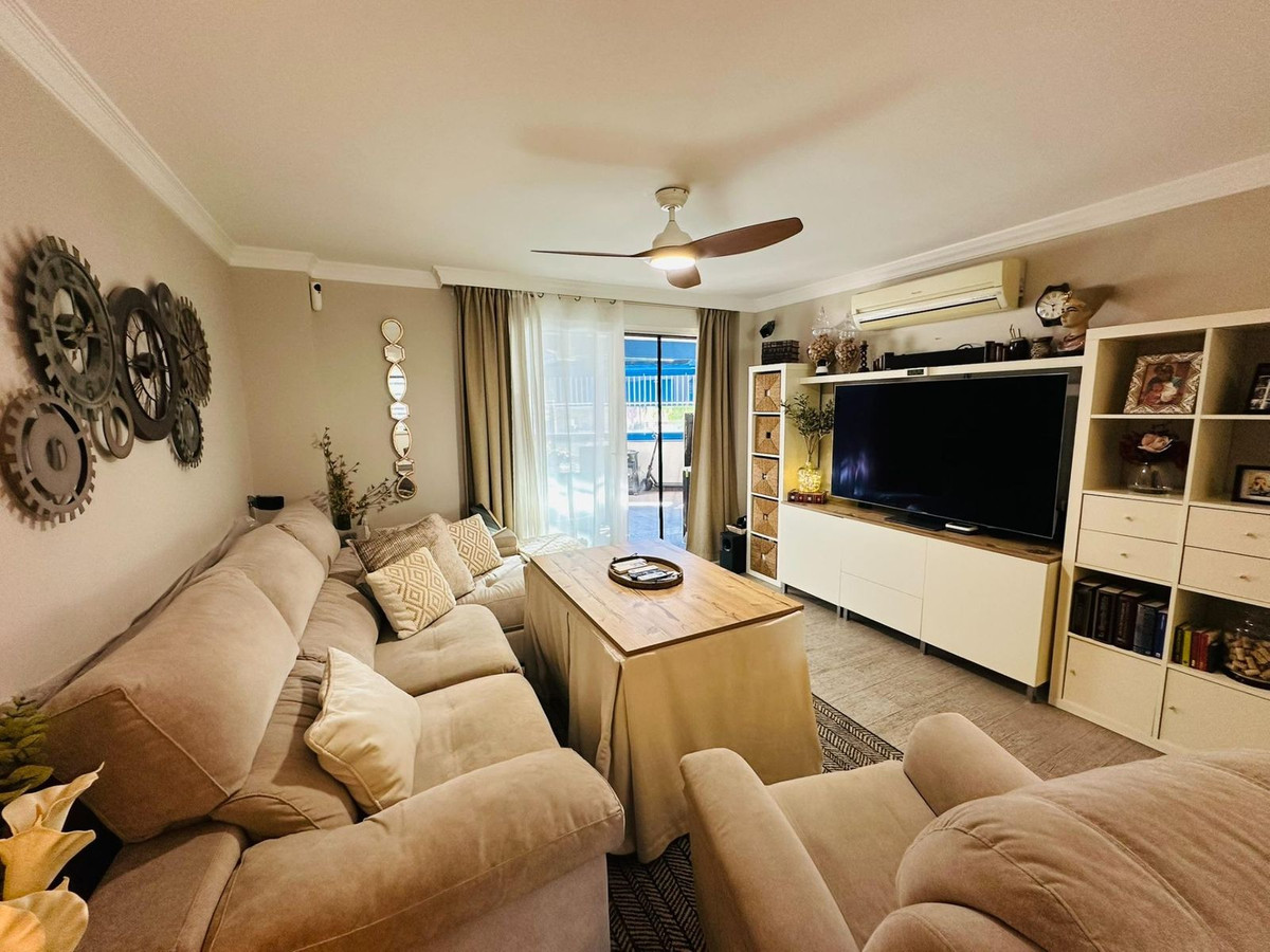 Se vende Apartamento Planta Media de 3 dormitorios en Costa Del Sol, Málaga, España