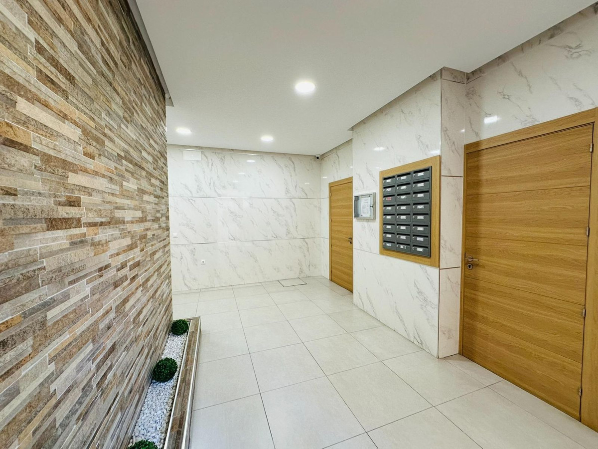 Se vende Apartamento Planta Media de 3 dormitorios en Costa Del Sol, Málaga, España