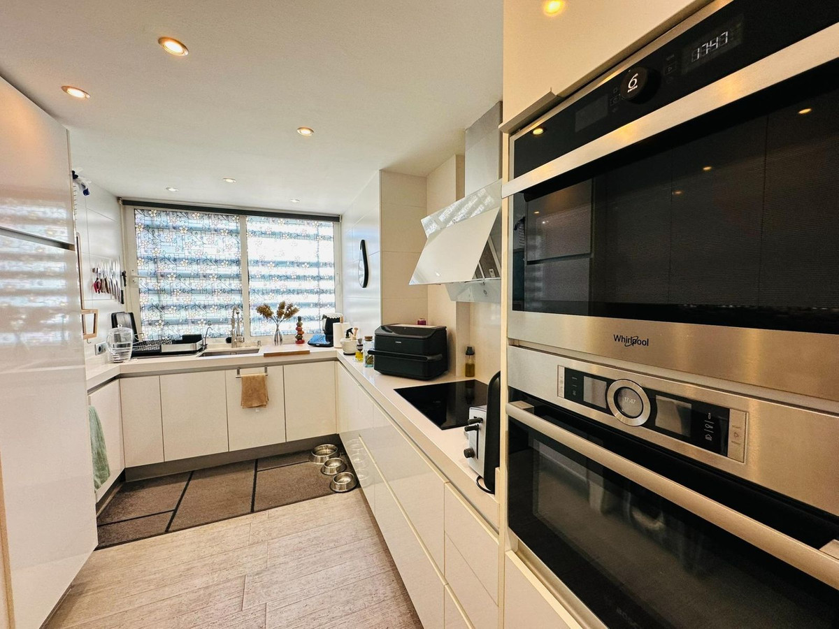 Se vende Apartamento Planta Media de 3 dormitorios en Costa Del Sol, Málaga, España