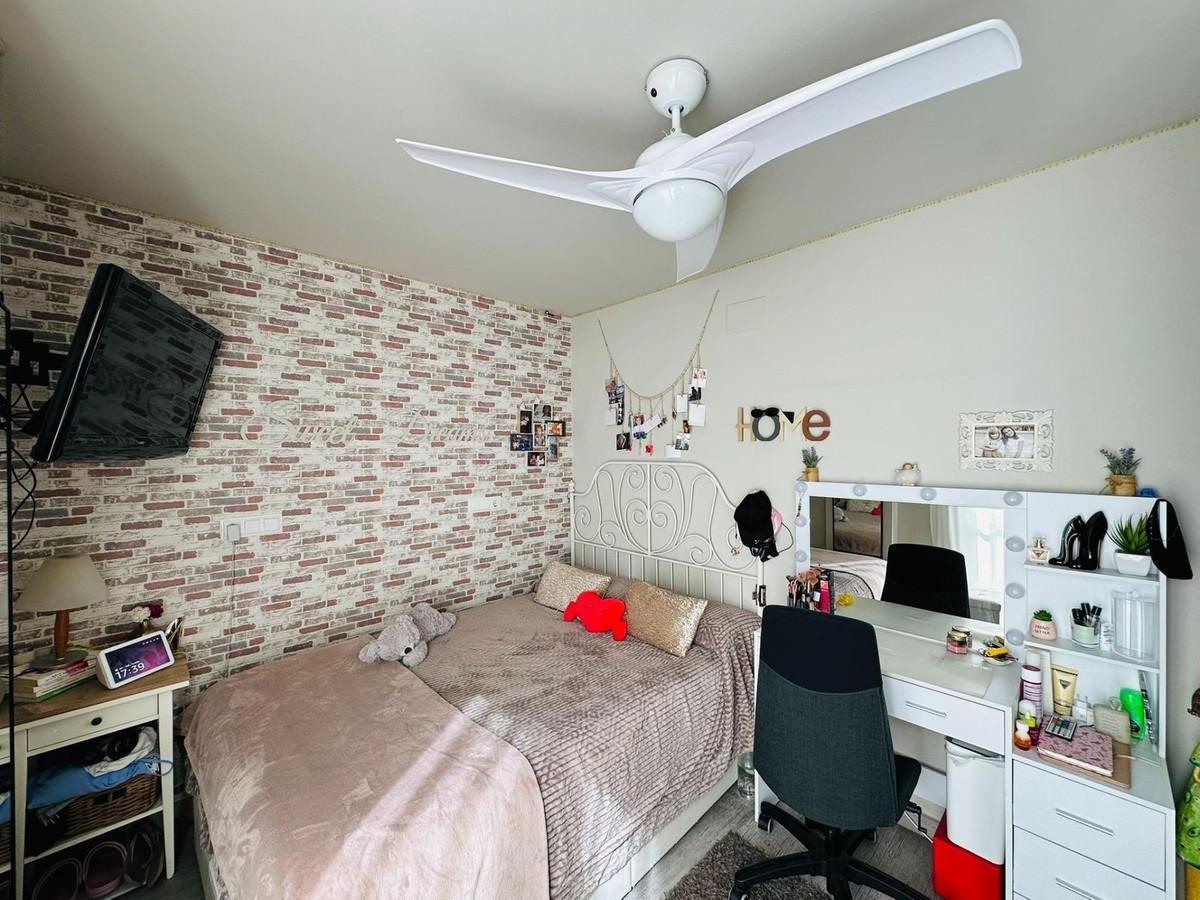 Se vende Apartamento Planta Media de 3 dormitorios en Costa Del Sol, Málaga, España