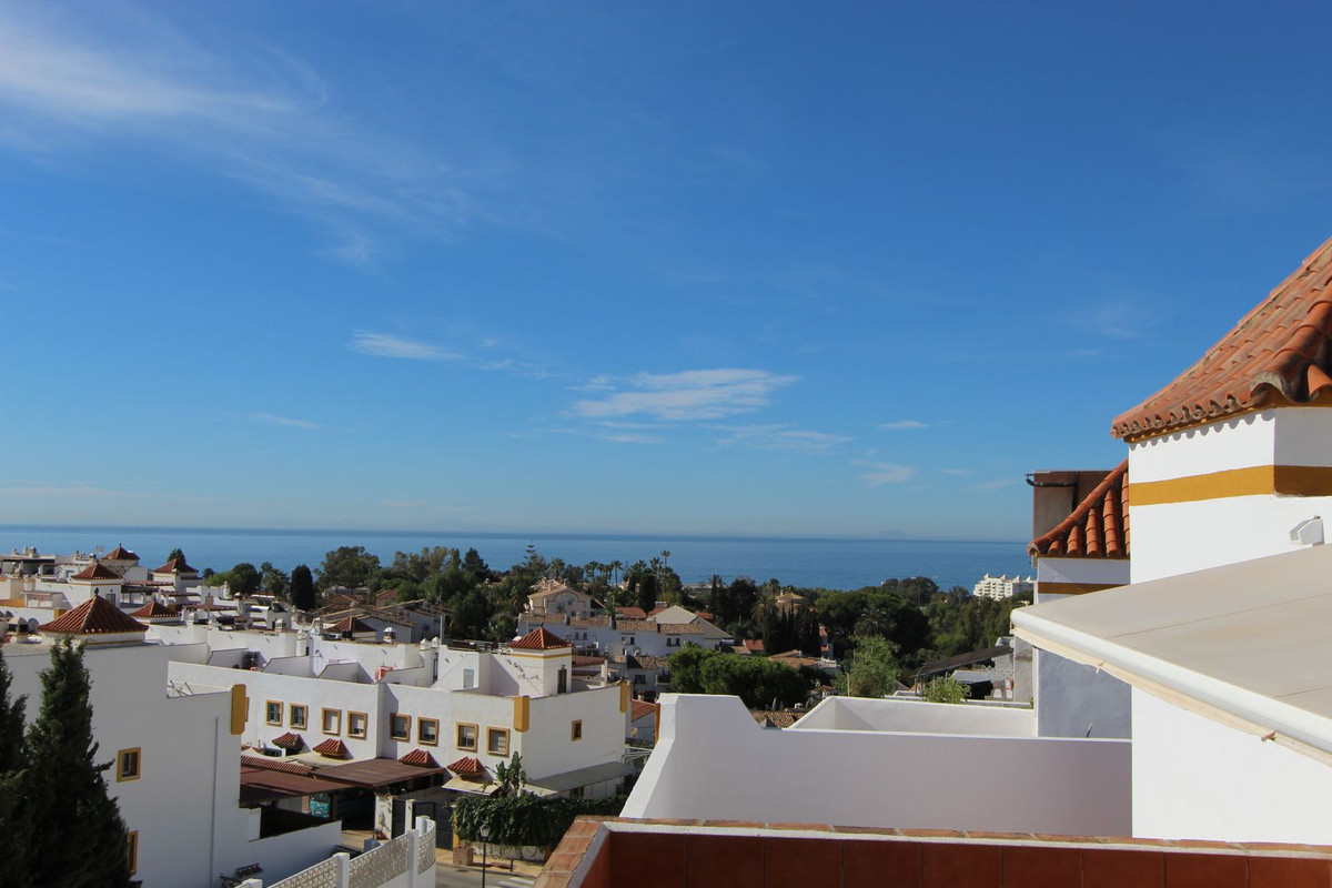 5 Bed Townhouse for sale in Marbella Costa Del Sol, Málaga, Spain