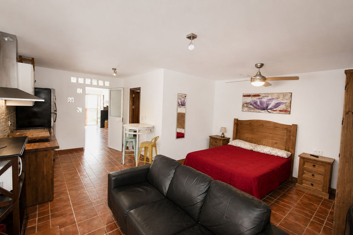 5 Bed Townhouse for sale in Marbella Costa Del Sol, Málaga, Spain