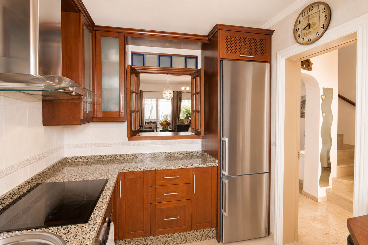 5 Bed Townhouse for sale in Marbella Costa Del Sol, Málaga, Spain