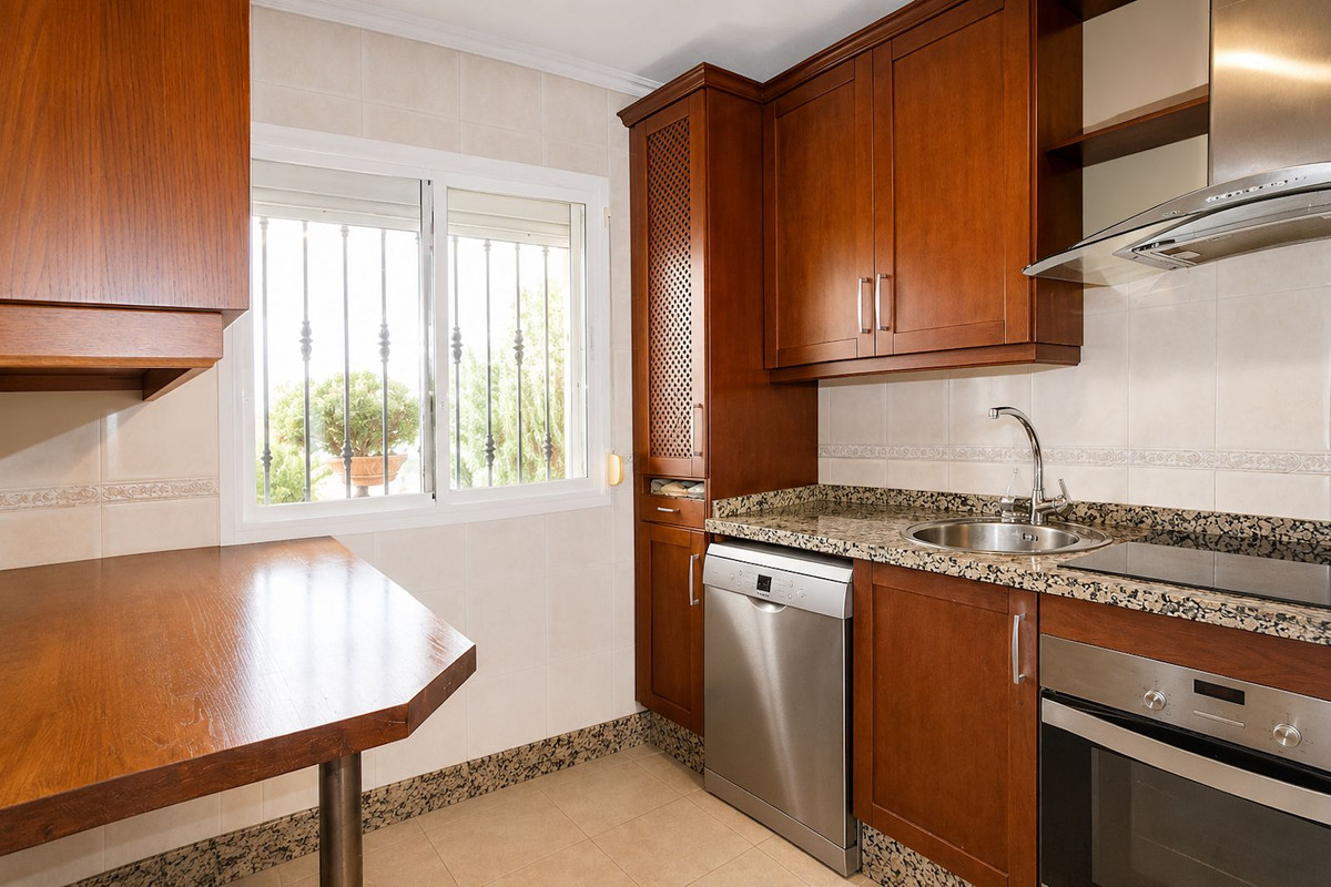 5 Bed Townhouse for sale in Marbella Costa Del Sol, Málaga, Spain