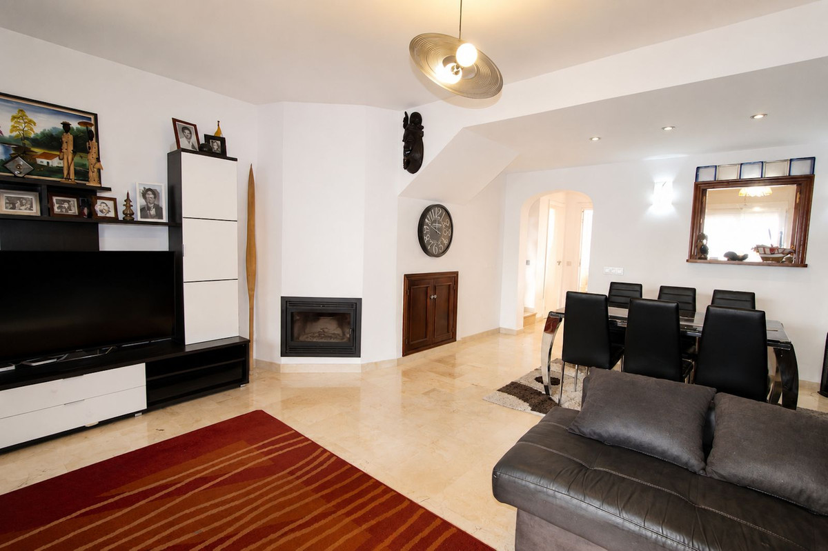5 Bed Townhouse for sale in Marbella Costa Del Sol, Málaga, Spain