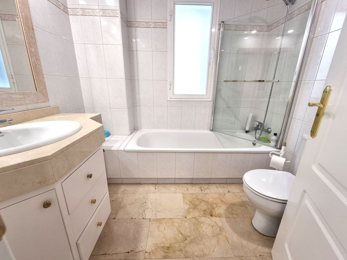 2 Bed Apartment for sale in Puerto Banús Costa Del Sol, Málaga, Spain