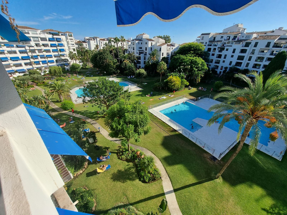 2 Bed Apartment for sale in Puerto Banús Costa Del Sol, Málaga, Spain
