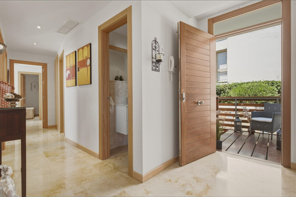 Se vende Apartamento Planta Media de 3 dormitorios en Costa Del Sol, Málaga, España