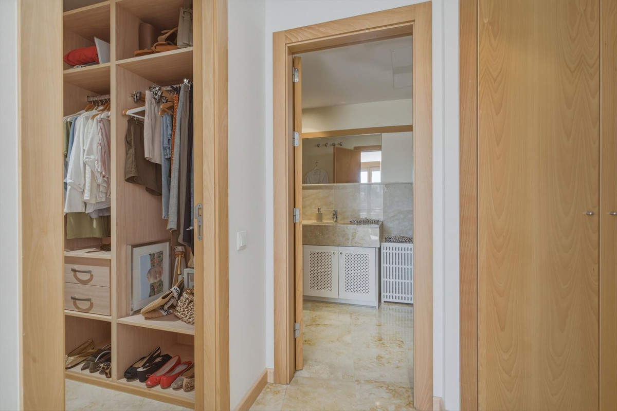 Se vende Apartamento Planta Media de 3 dormitorios en Costa Del Sol, Málaga, España