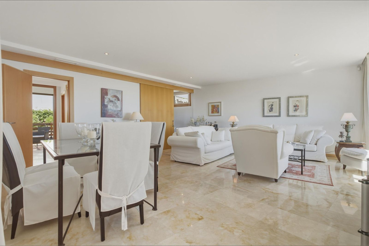 Se vende Apartamento Planta Media de 3 dormitorios en Costa Del Sol, Málaga, España