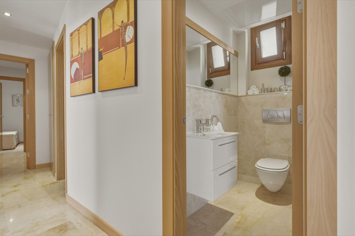 Se vende Apartamento Planta Media de 3 dormitorios en Costa Del Sol, Málaga, España