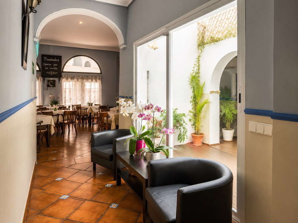 Commercial unit for sale in Marbella Costa Del Sol, Málaga, Spain