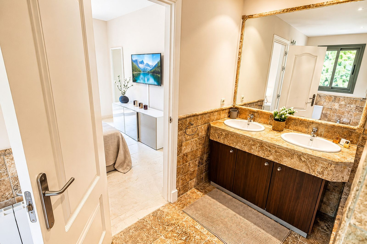 3 Bed Apartment for sale in Los Flamingos Costa Del Sol, Málaga, Spain