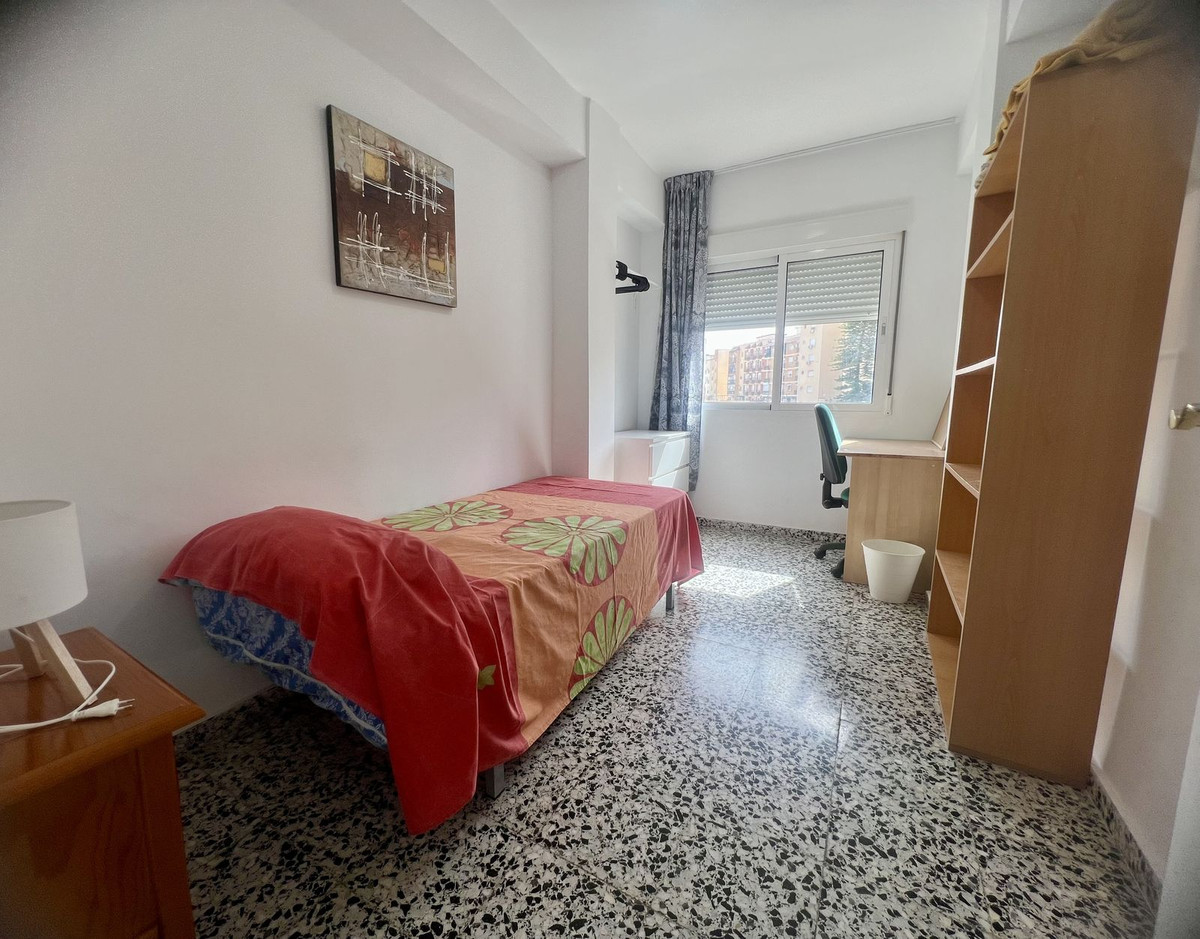 Se vende Apartamento Planta Media de 3 dormitorios en Costa Del Sol, Málaga, España