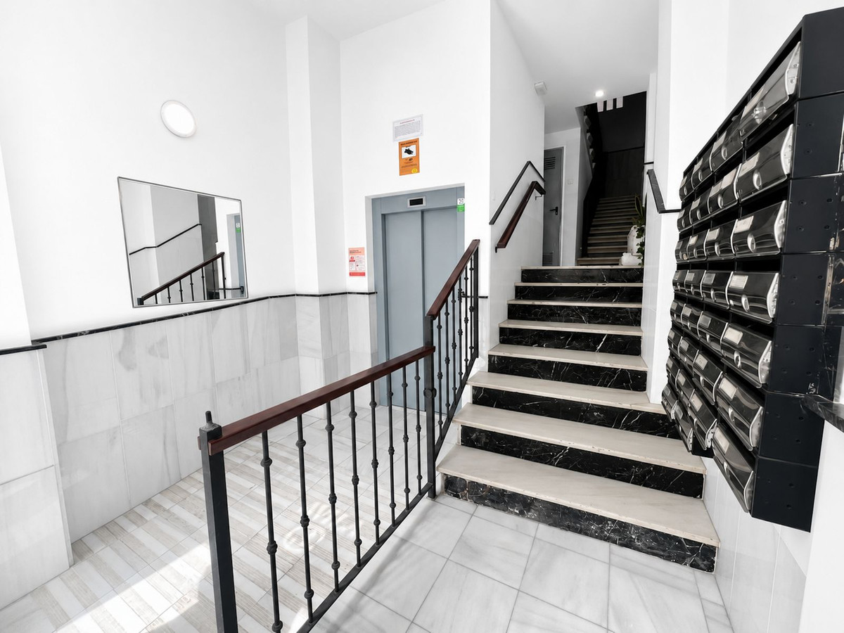 Se vende Apartamento Planta Media de 3 dormitorios en Costa Del Sol, Málaga, España