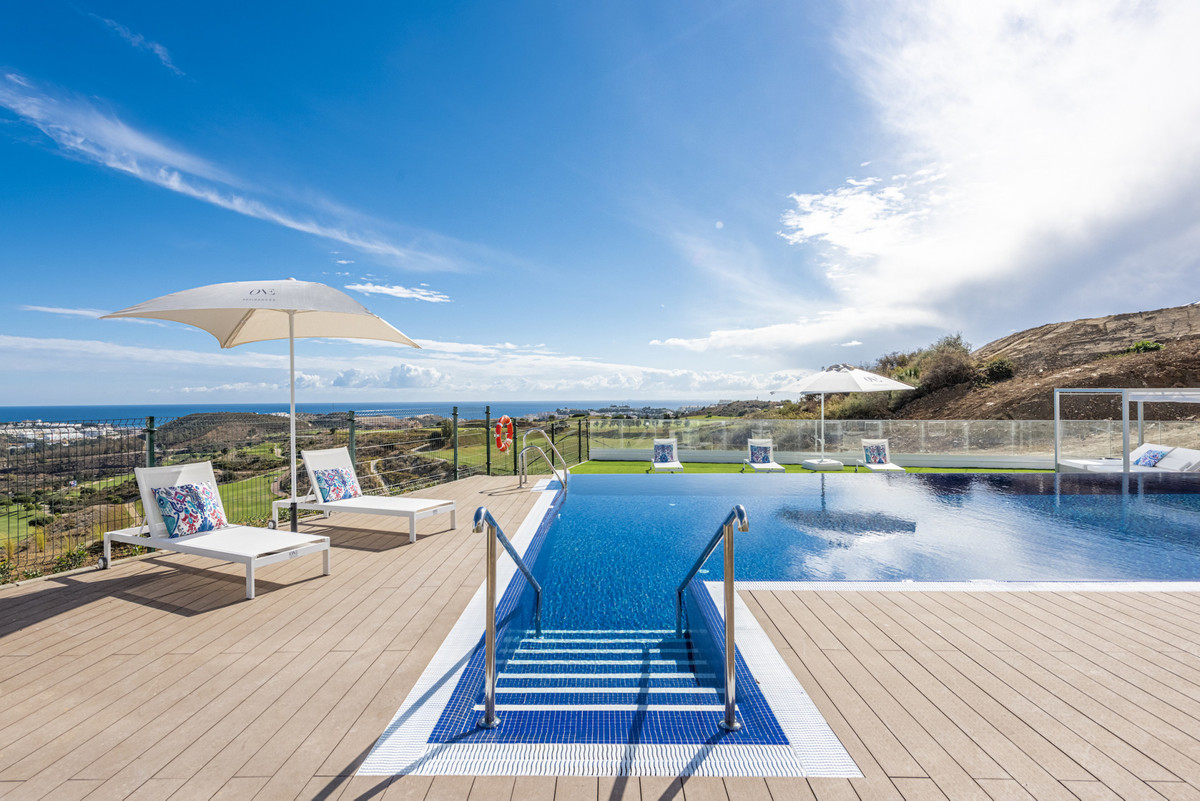 2 Bed Apartment for sale in Calanova Golf Costa Del Sol, Málaga, Spain