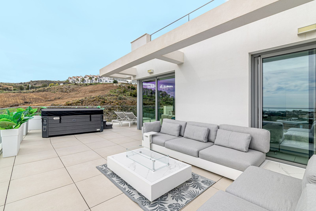 2 Bed Apartment for sale in Calanova Golf Costa Del Sol, Málaga, Spain