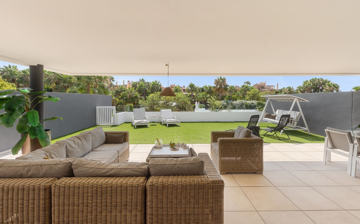 3 Bed Apartment for sale in Estepona Costa Del Sol, Málaga, Spain