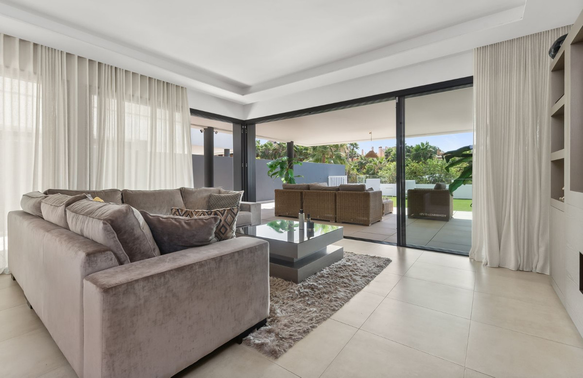 3 Bed Apartment for sale in Estepona Costa Del Sol, Málaga, Spain