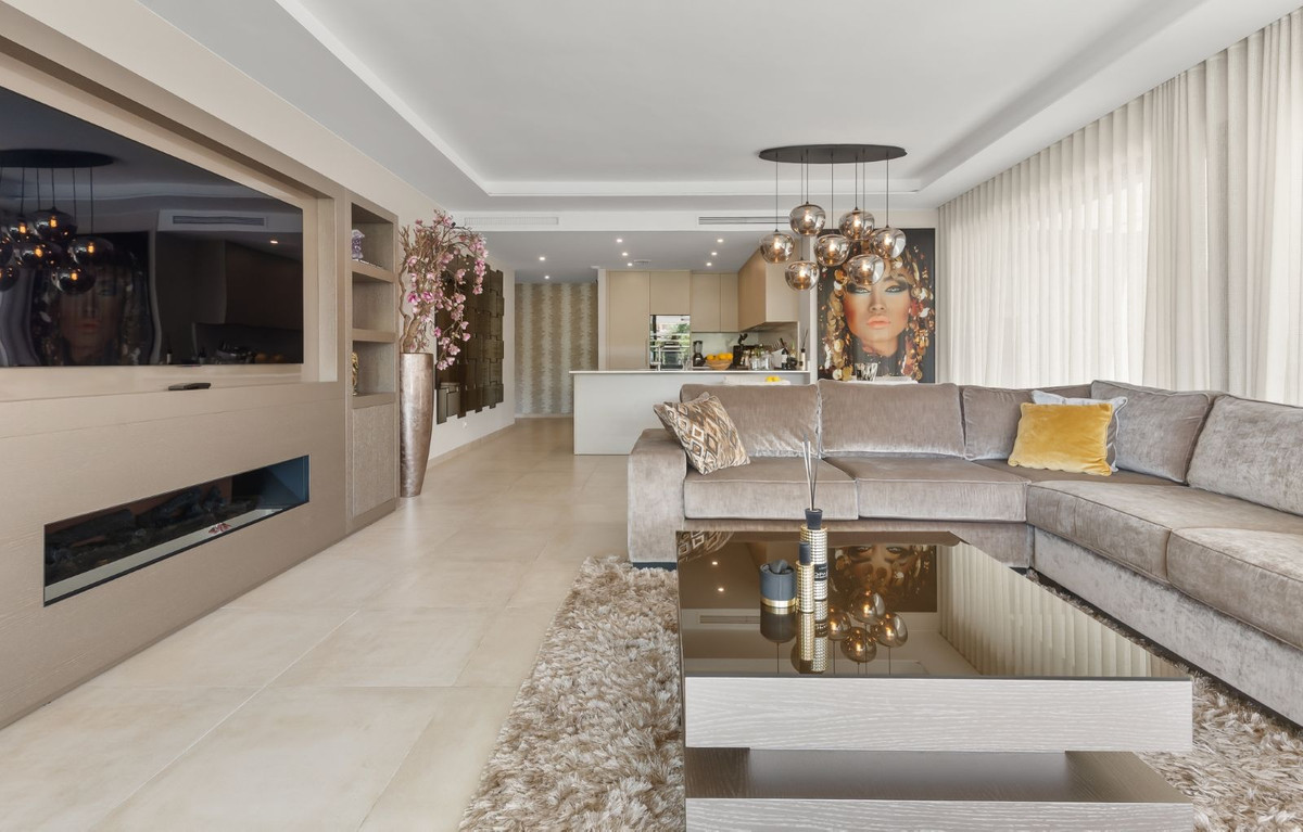 3 Bed Apartment for sale in Estepona Costa Del Sol, Málaga, Spain