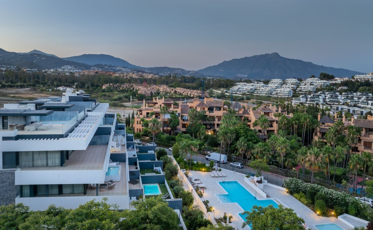 3 Bed Apartment for sale in Estepona Costa Del Sol, Málaga, Spain