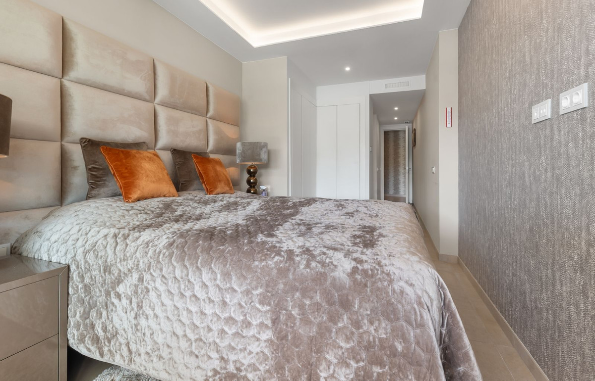 3 Bed Apartment for sale in Estepona Costa Del Sol, Málaga, Spain