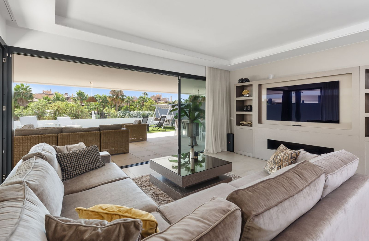 3 Bed Apartment for sale in Estepona Costa Del Sol, Málaga, Spain