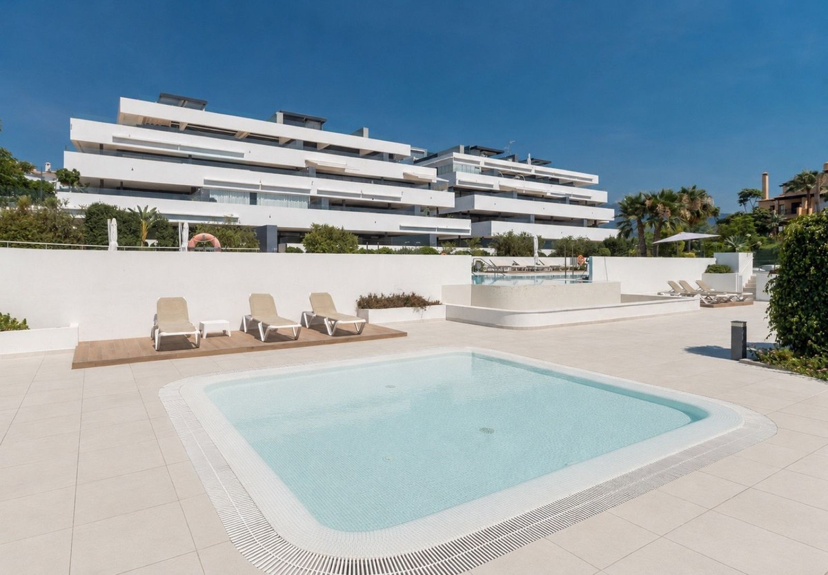 3 Bed Apartment for sale in Estepona Costa Del Sol, Málaga, Spain