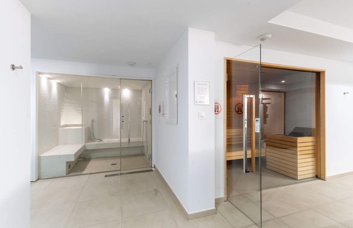 3 Bed Apartment for sale in Estepona Costa Del Sol, Málaga, Spain