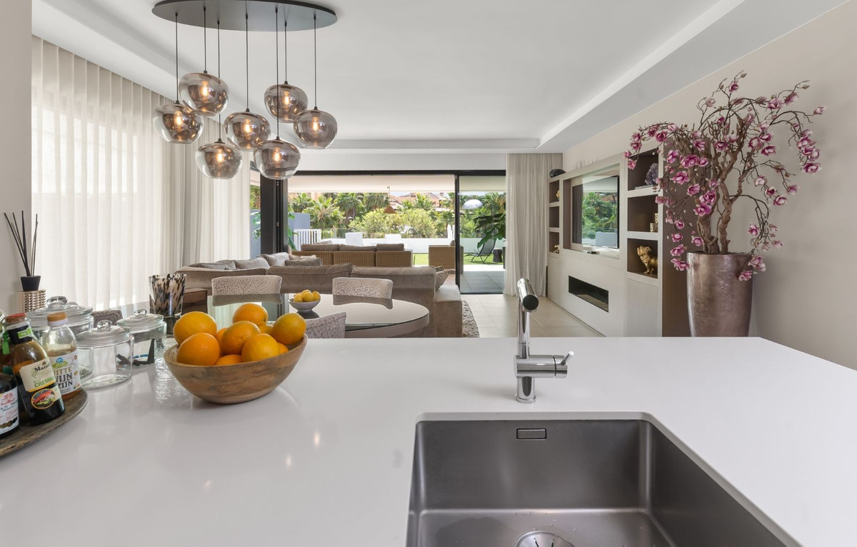 3 Bed Apartment for sale in Estepona Costa Del Sol, Málaga, Spain