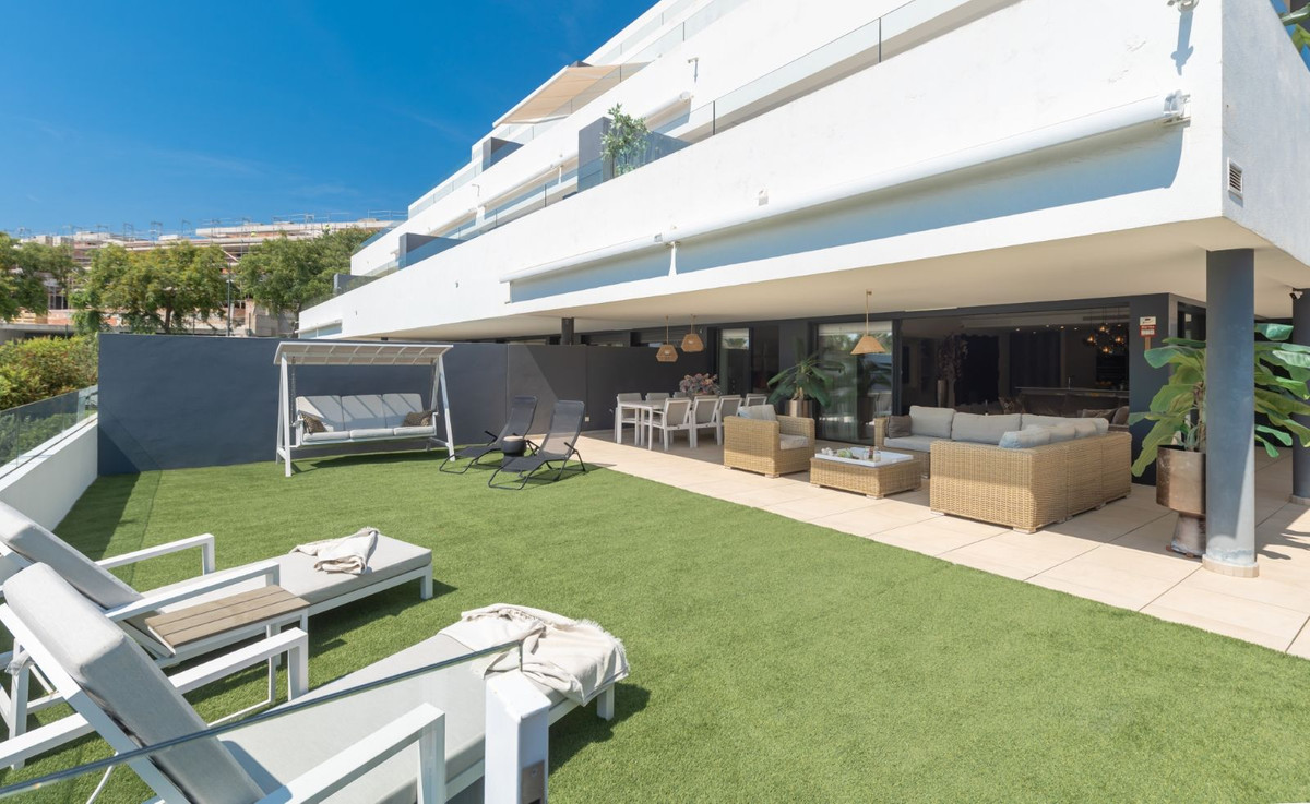 3 Bed Apartment for sale in Estepona Costa Del Sol, Málaga, Spain