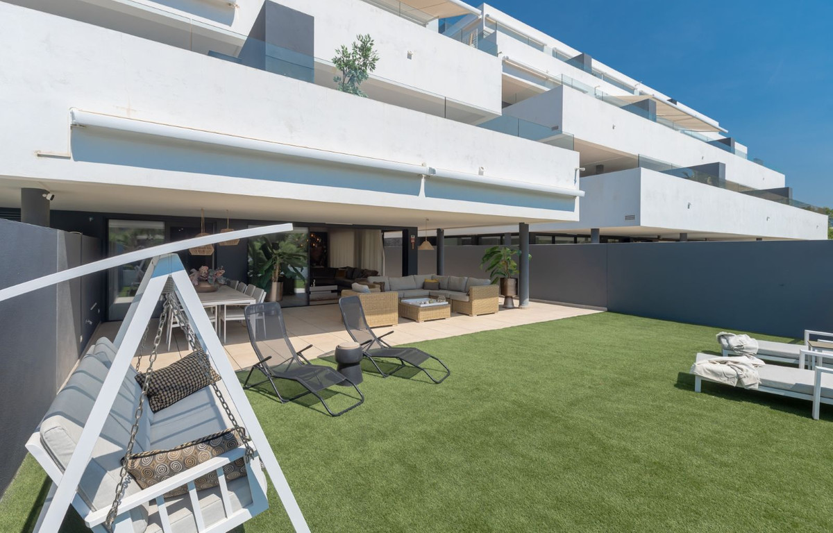 3 Bed Apartment for sale in Estepona Costa Del Sol, Málaga, Spain