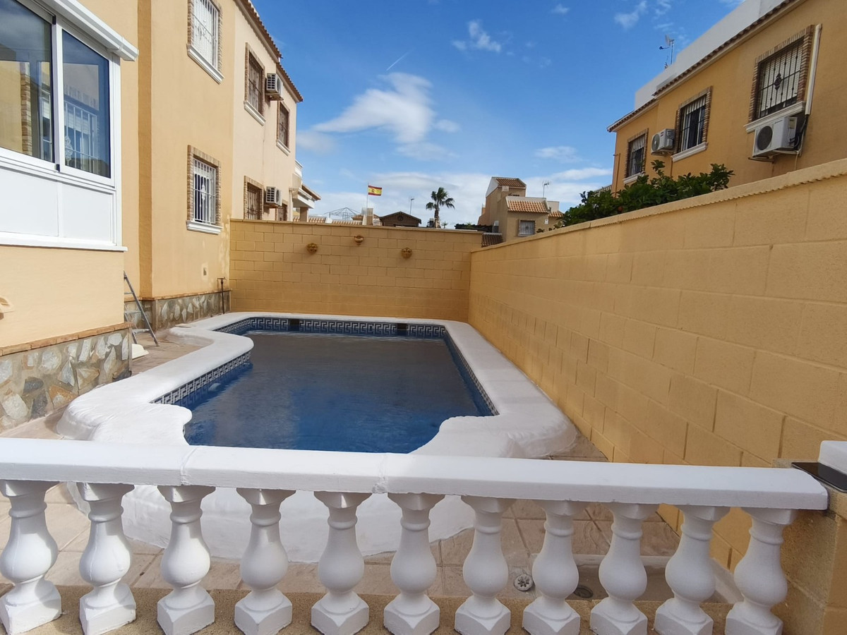 Se vende Villa - Chalet de 3 dormitorios en Costa Blanca, Alicante, España