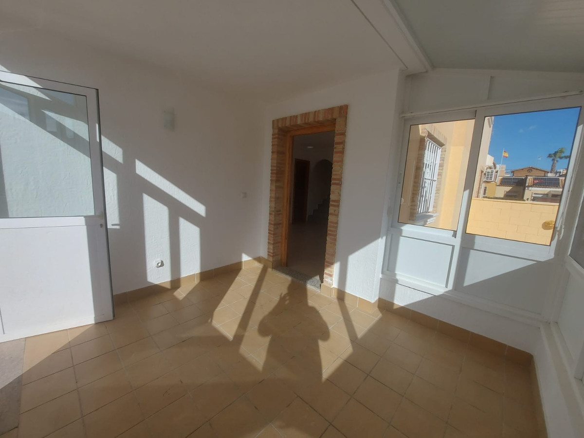 Se vende Villa - Chalet de 3 dormitorios en Costa Blanca, Alicante, España