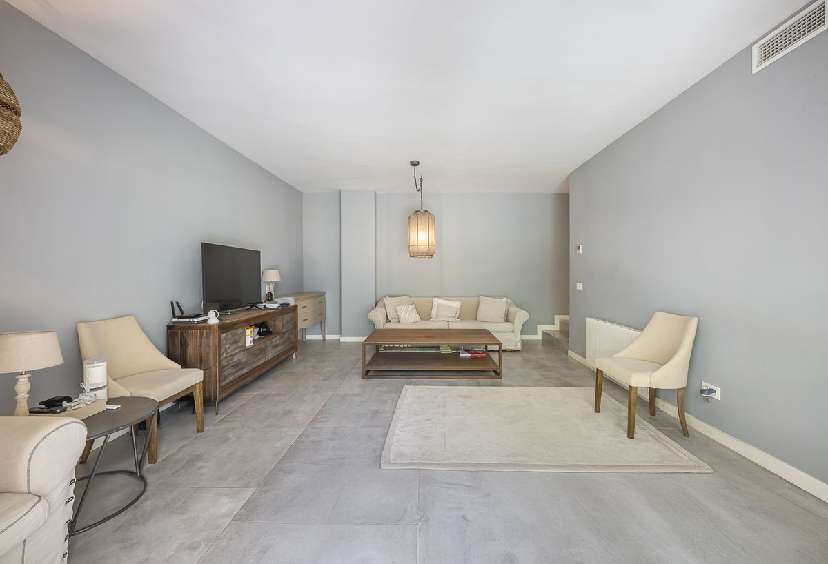 2 Bed Apartment for sale in Nueva Andalucía Costa Del Sol, Málaga, Spain