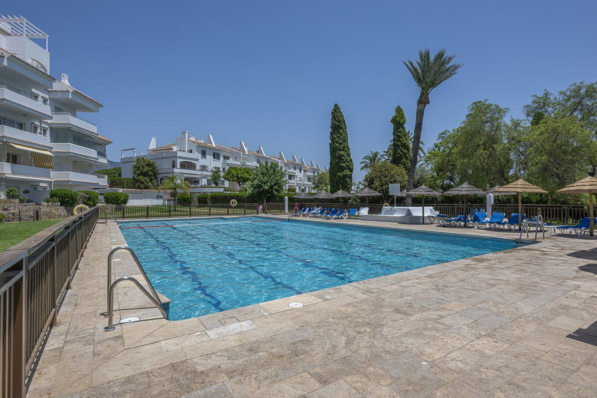 2 Bed Apartment for sale in Nueva Andalucía Costa Del Sol, Málaga, Spain